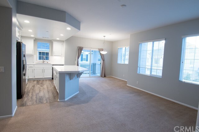 Foto del edificio - 15885 Fountain Ln