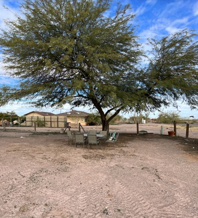 Foto del edificio - 2556 S Noble St