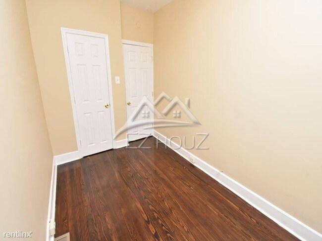 Building Photo - 3 br, 1 bath Apartment - 634 Dumbarton Ave