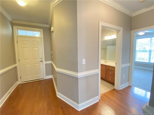 Foto del edificio - 411 Gallery Dr