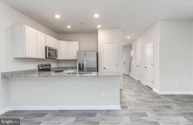 Building Photo - 427 Tevis St