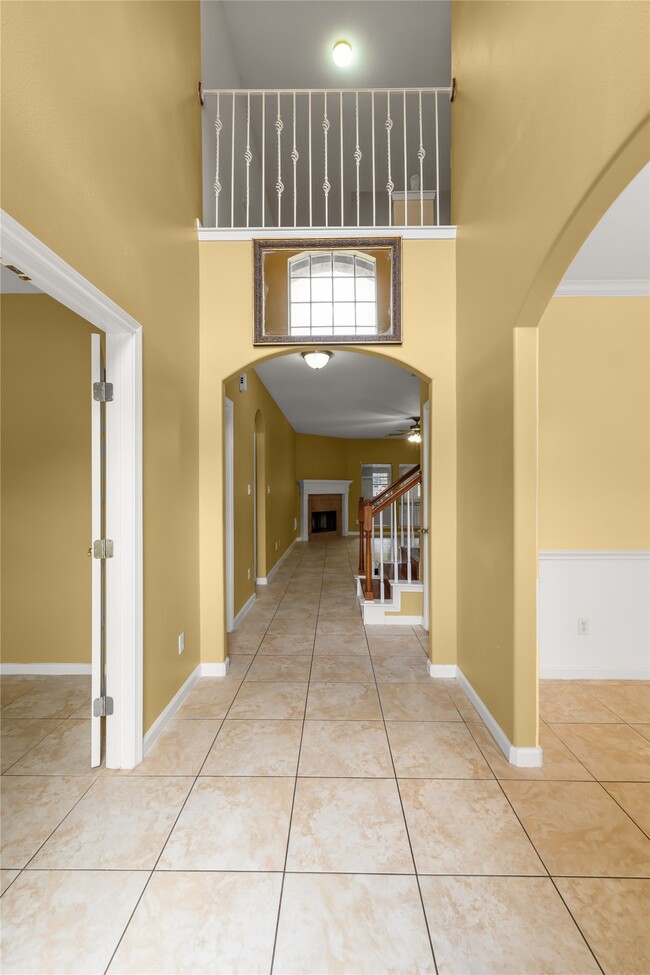 Building Photo - 4111 Surreydon Dr