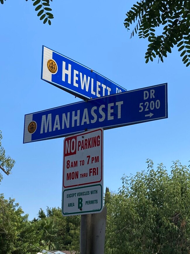 Foto del edificio - 5296 Manhasset Dr