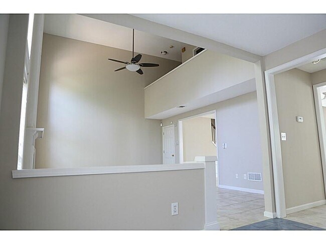 Foto del edificio - 230 Waltham Ct
