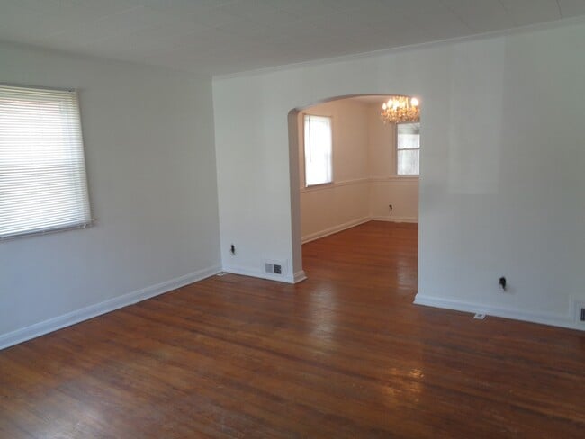Foto del edificio - 5907 Yorkwood Rd