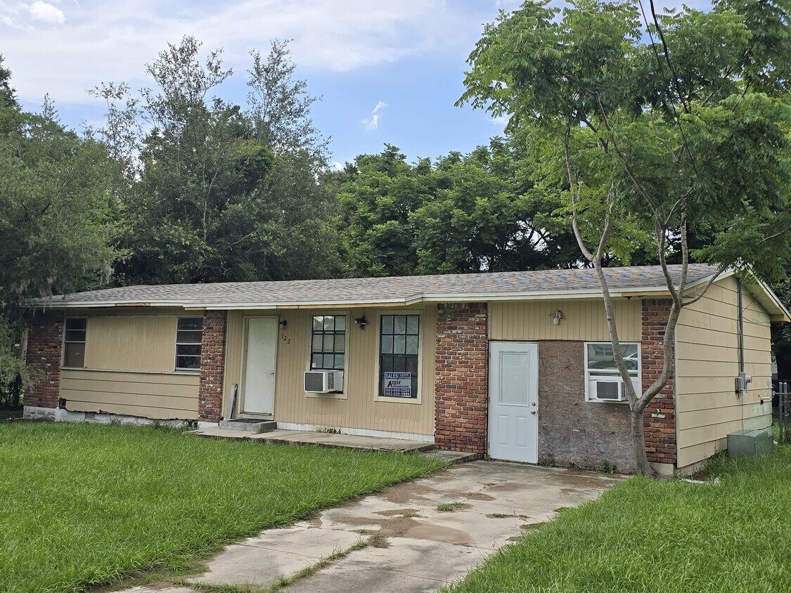 Foto principal - 122 3rd St SW