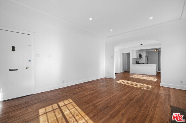 Foto del edificio - 2826 Somerset Dr
