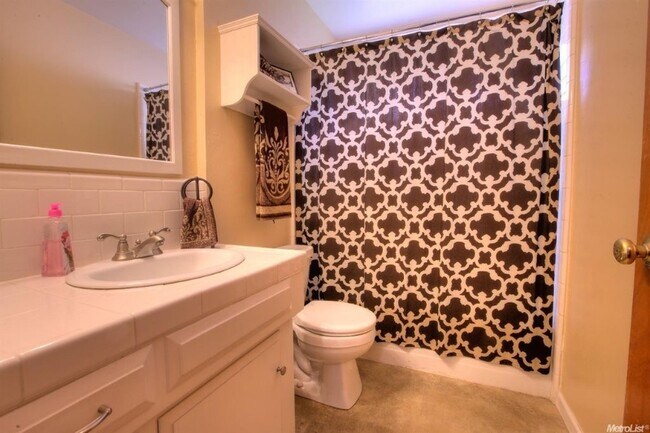 Foto del edificio - 1722 Idylwood Ct