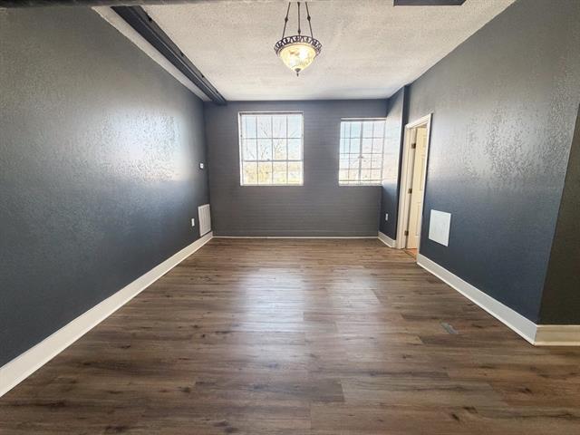 Building Photo - 1300 W Main St