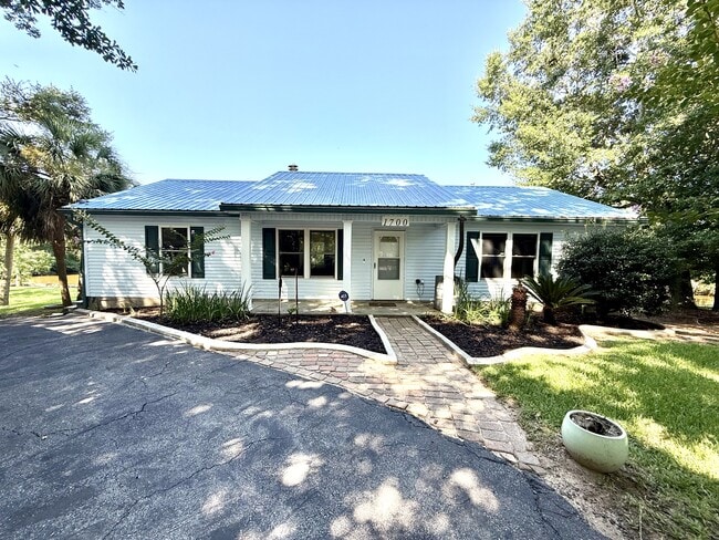 Building Photo - 1700 Lucina Cove