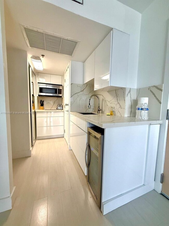 Foto del edificio - 19201 Collins Ave