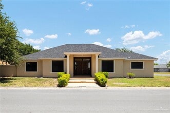 Building Photo - 604 Crystal Dr