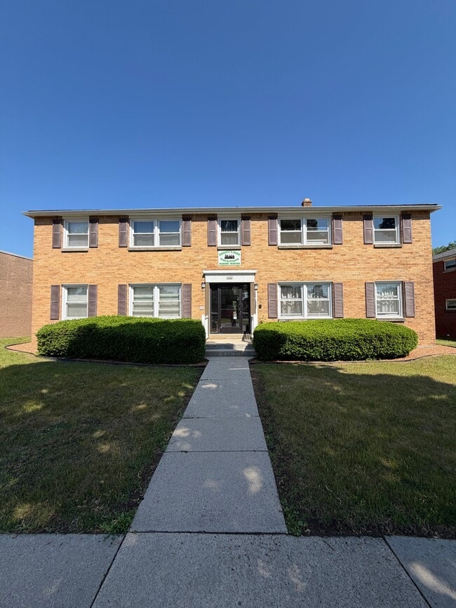 Building Photo - 4944 W Forest Home Ave
