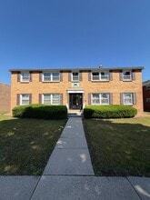 Building Photo - 4944 W Forest Home Ave
