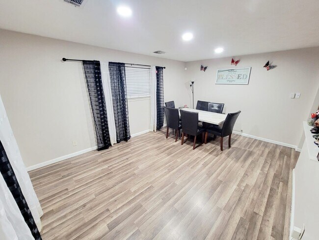 Foto del edificio - 7210 Colton St