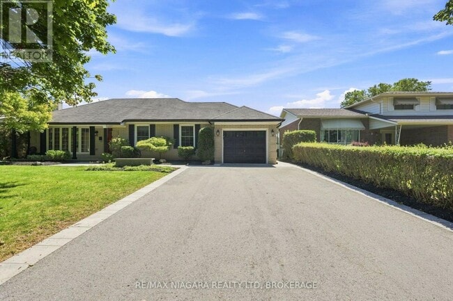 Building Photo - 6 Royal Oak Dr