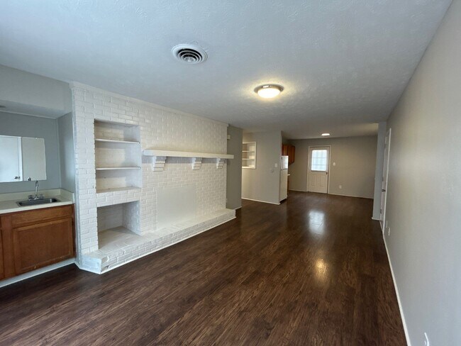 Foto del edificio - 263 Tinker Hill Cv