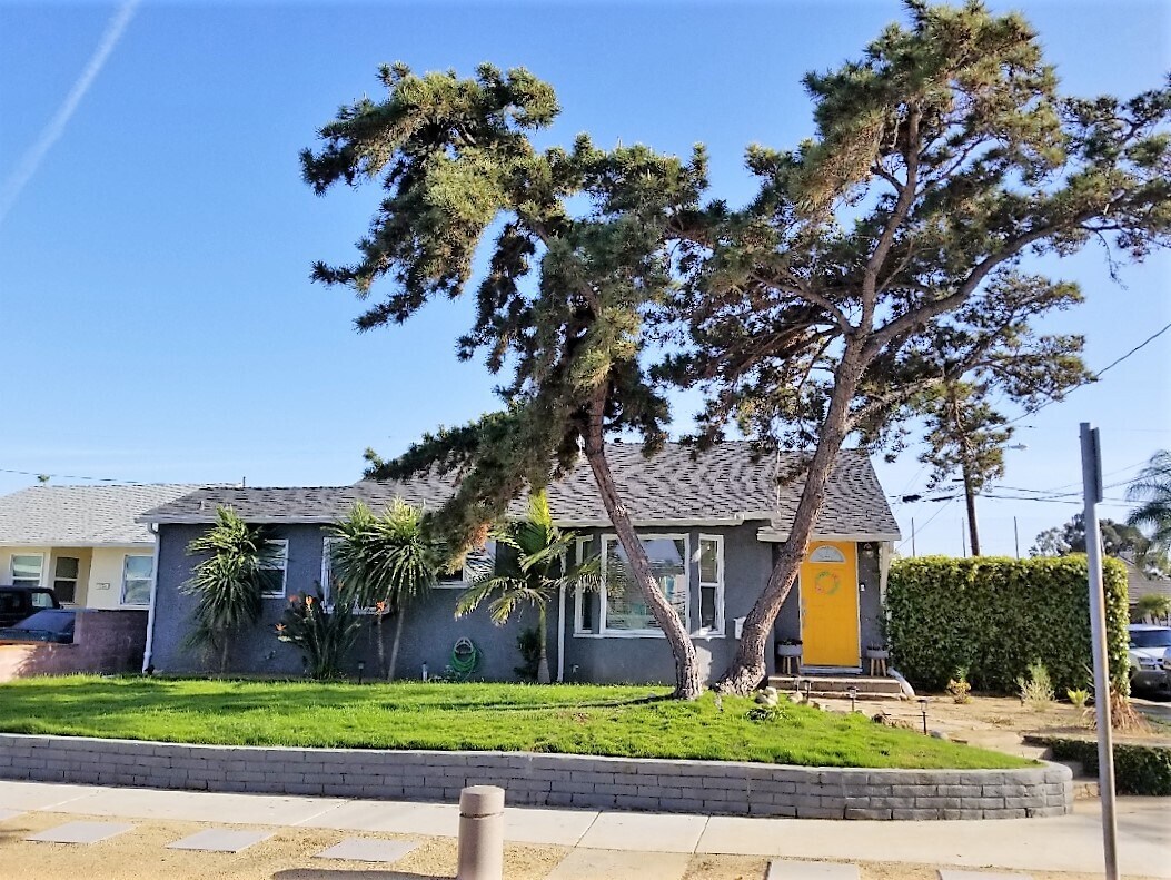 Building Photo - 3760 W 156th St