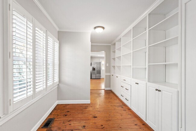 Foto del edificio - Charming Updated Bungalow in Raleigh’s Mordecai District!