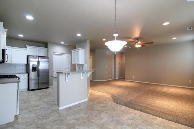 Foto del edificio - West Pasco 3 bed/2 bath Home