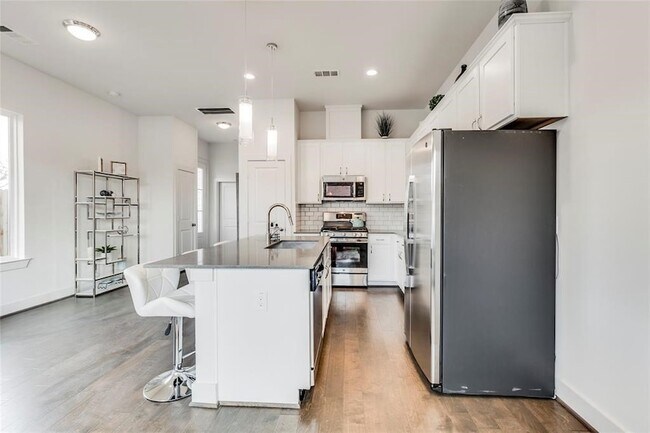 Foto del edificio - 4143 Griggs Rd