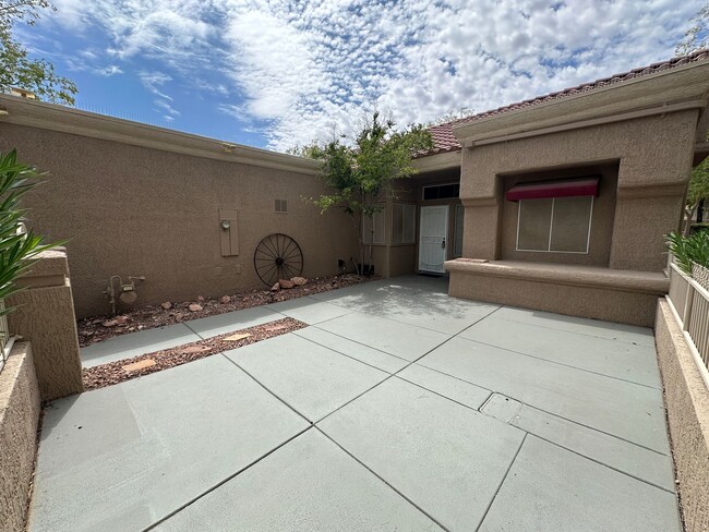 Foto del edificio - 2 Bedroom 2 Bathroom Sun City Summerlin To...