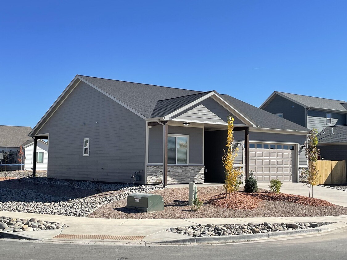 Foto principal - 1358 Blue Creek Ave