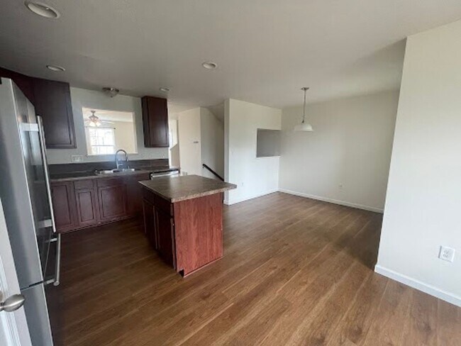 Foto del edificio - 3 bed/2.5 bath Townhouse in Westover - Ava...