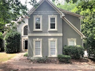 Building Photo - 809 Oak Trail Dr