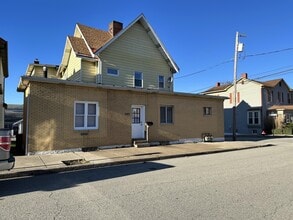 342 Thompson St