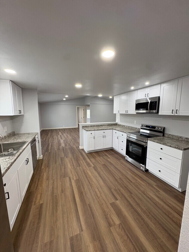 Foto principal - 38823 Ridge Dr