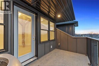 Building Photo - 247 Brock St