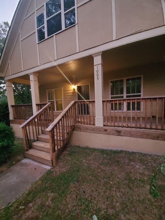 Photo - 1005 Linam Ave SE House