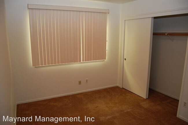 Building Photo - 3 br, 2 bath House - 218 Westview Dr.