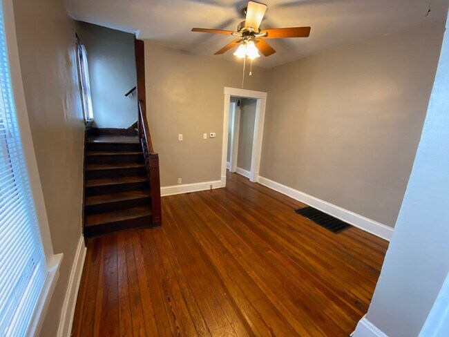 Foto del edificio - 215-217-217 E Maynard Ave