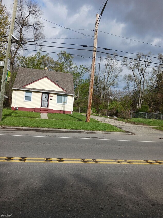 Primary Photo - 3 br, 1 bath House - 12914 Burt Rd