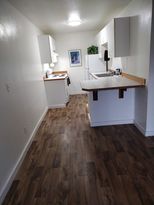 Kitchen - 6667 138th Ave NE