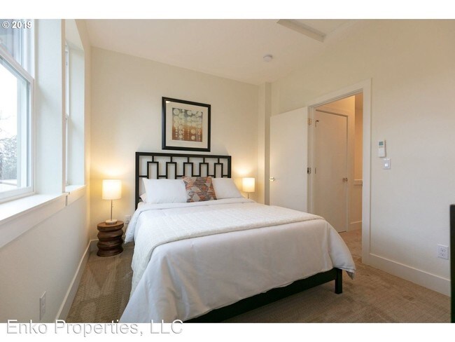 Foto del edificio - 1250-1290 N Blandena St