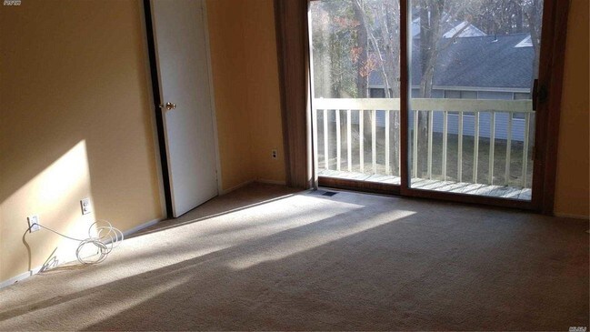Foto del edificio - 216A Springmeadow Dr