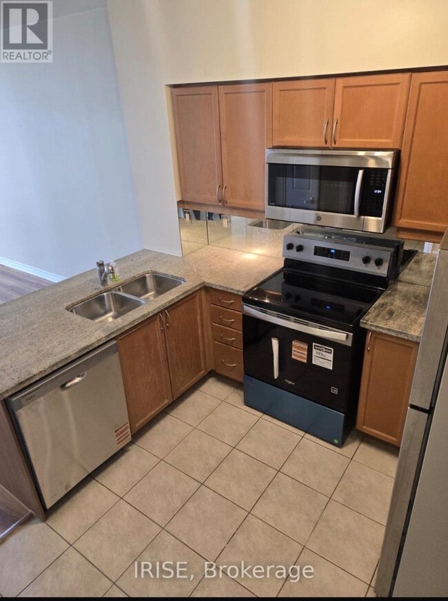 Building Photo - 388 Prince of Wales Dr