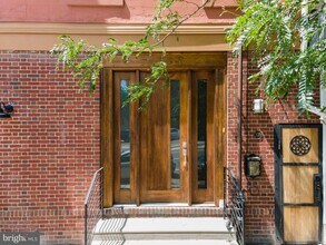 Building Photo - 309 E Girard Ave