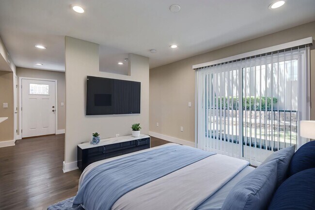 Foto del edificio - Move-in ASAP: remodeled 1 bed / 1 bath with luxury amenities