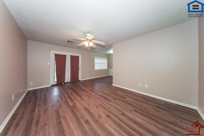 Foto del edificio - 119 SE Surrey Ln