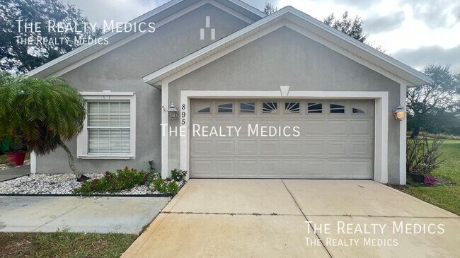 Building Photo - 895 Villa Dr