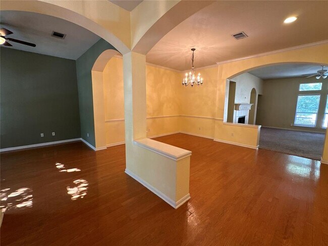 Foto del edificio - Large home in the Steiner Ranch neighborhood