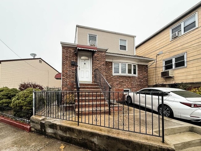 Building Photo - 8 West Side Ave