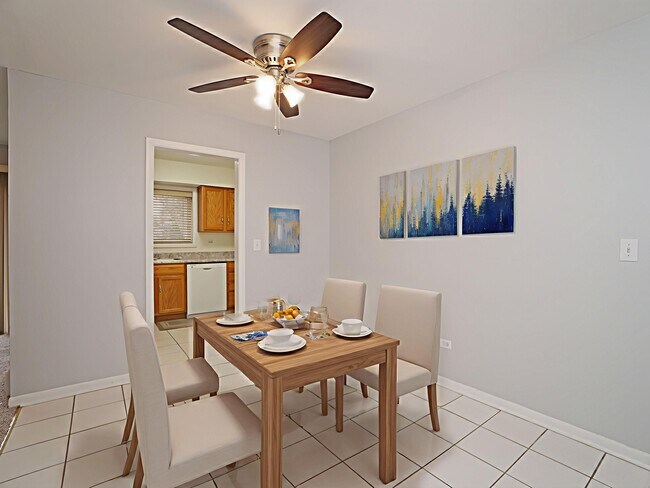 Comedor - 337 N Carter St