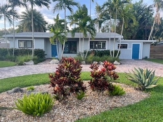 Foto principal - 928 NE 18th Ct