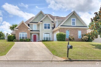 Building Photo - 402 Fernhurst Ln