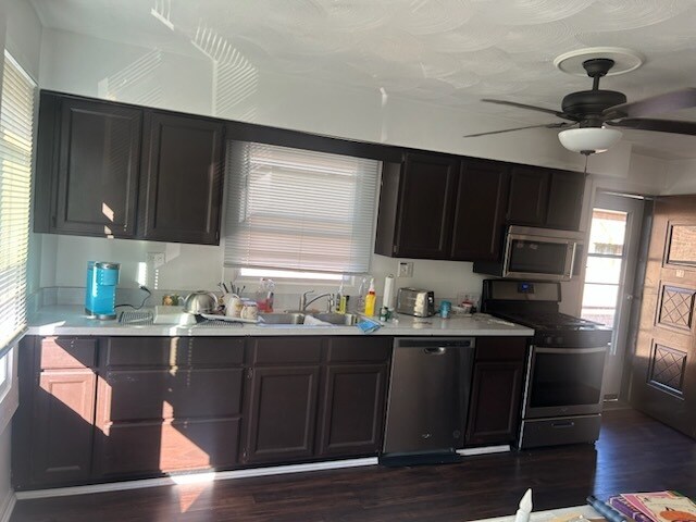 Foto del edificio - 6844 W 111th St